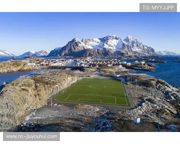 卡通吊球足球：轻松有趣的运动新风潮，引领亲子互动与娱乐竞技新时代